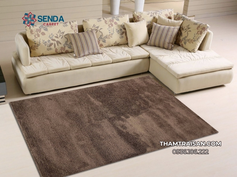 Chọn thảm màu tương phản màu sofa