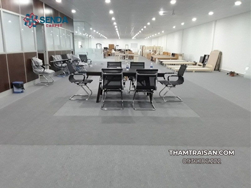 Vì sao giá thi công thảm văn phòng không cố định?