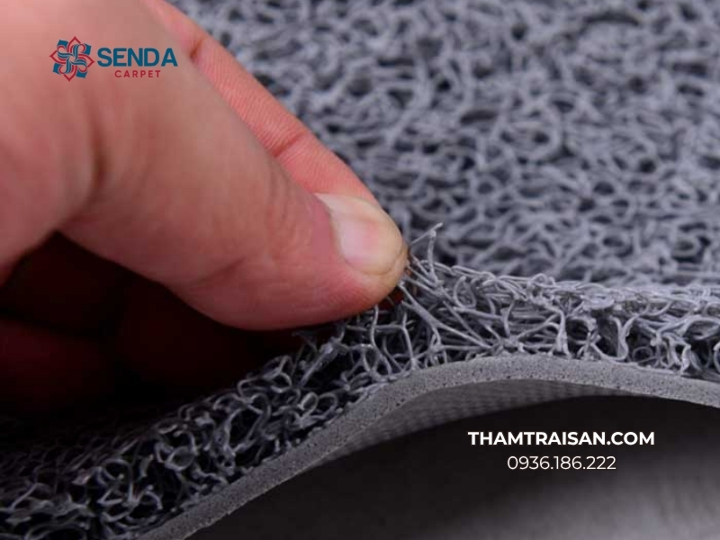 Thảm nhựa rối có chi phí đầu tư thấp hơn