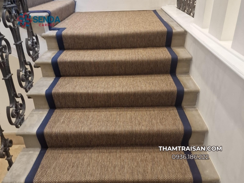 cách trải thảm cầu thang